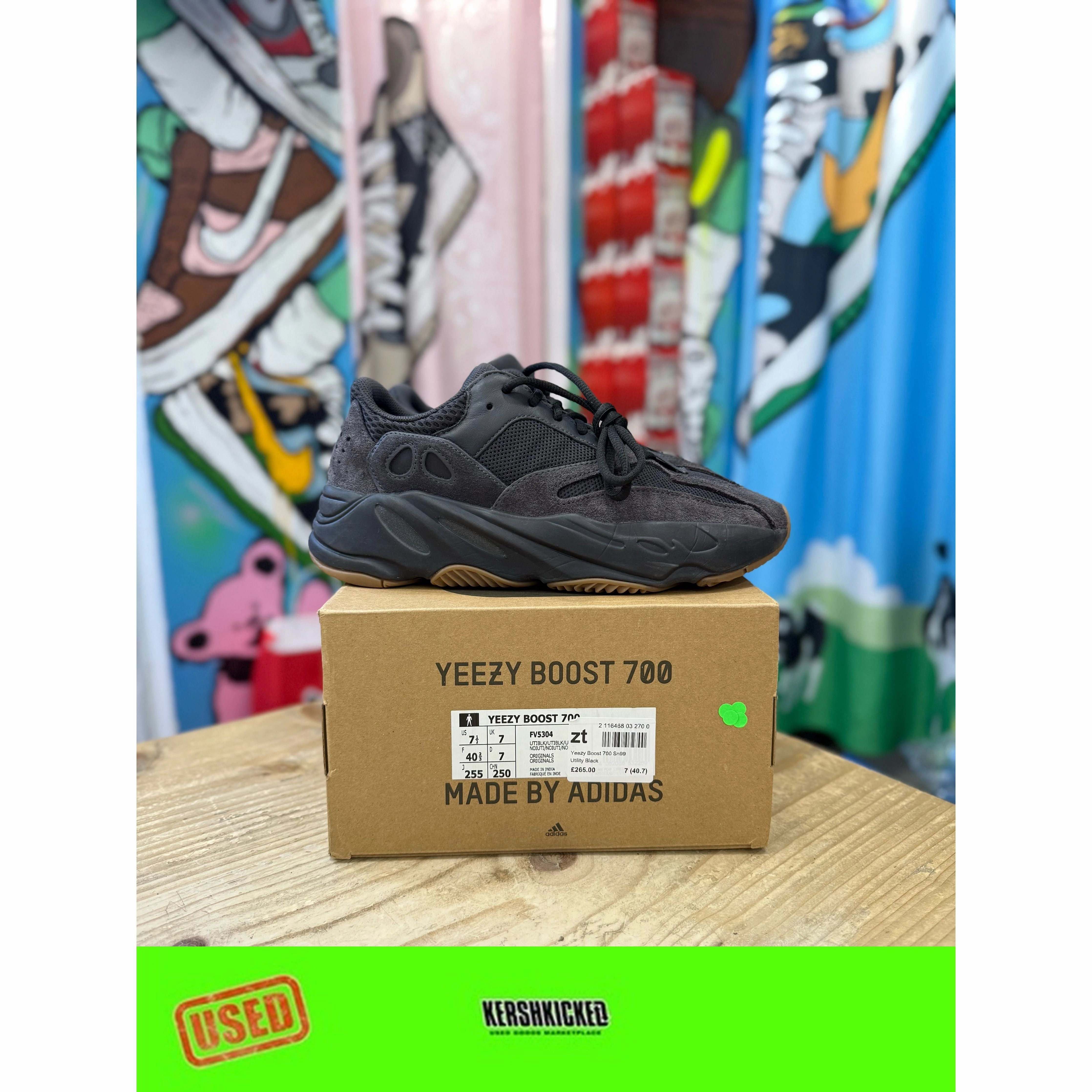 Yeezy 700 Boost Utility Black UK7 Fashionable Step