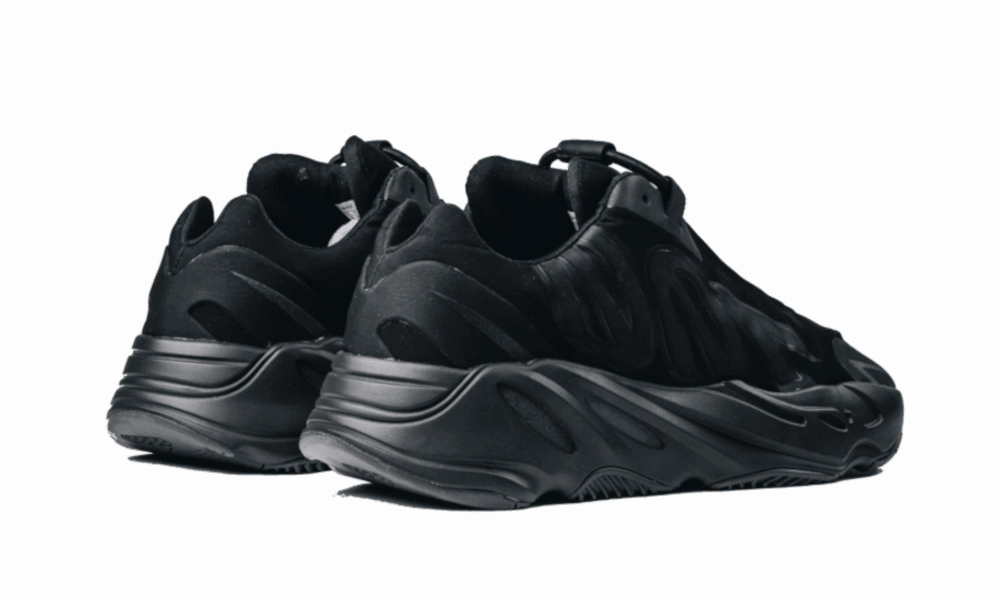 Speed Walk Yeezy 700 MNVN Triple Black