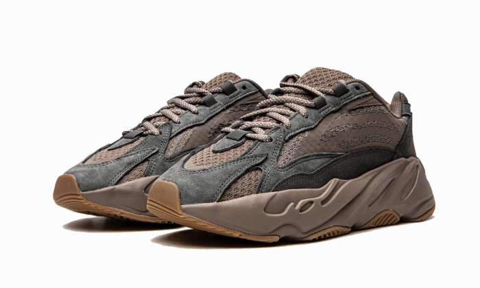 Yeezy 700 V2 Mauve Footwear Flex Low Arch