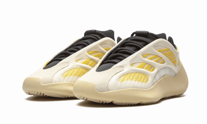 Street Movement Casual Comfort Yeezy 700 V3 Safflower