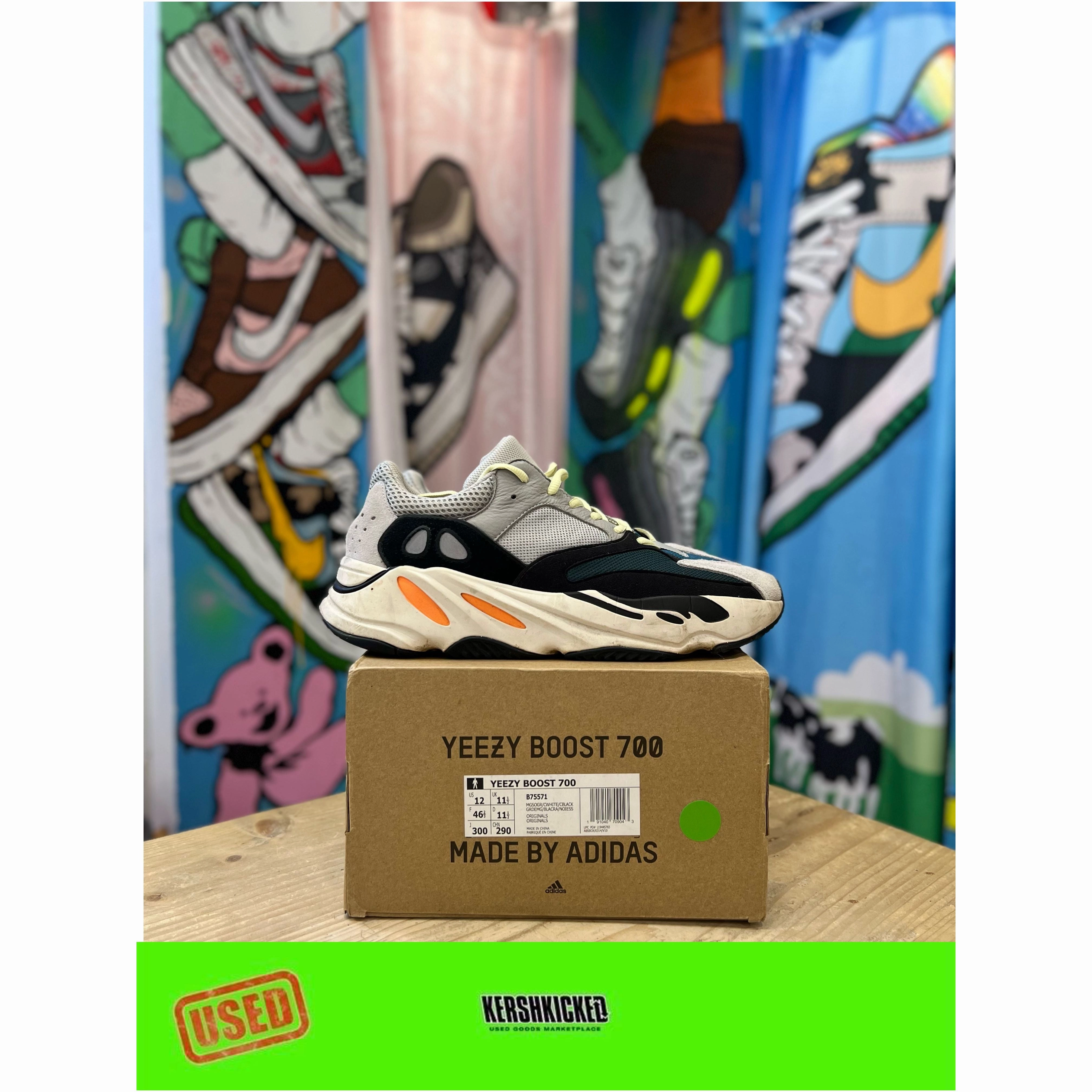Narrow heel Yeezy 700 Waverunner UK11.5