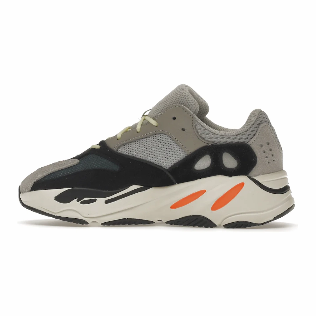 Yeezy Boost 700 Wave Runner (Kids) Runway Pop