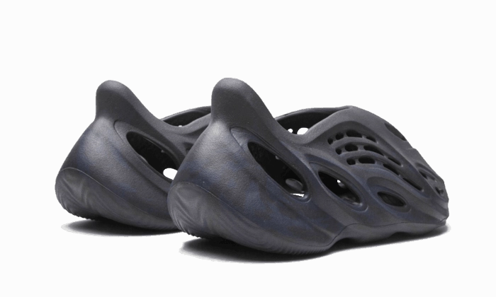 Youth Pick Yeezy Foam RNNR Mineral Blue