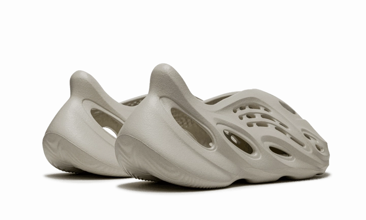 On Track Buckle Up Yeezy Foam RNNR Sand