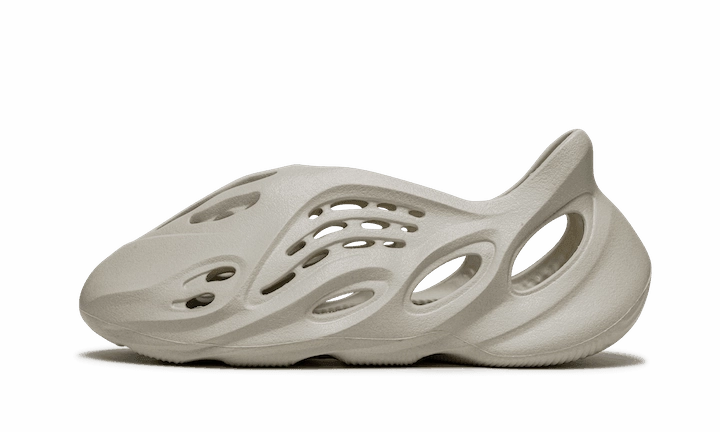 Yeezy Foam RNNR Sand Stream Step