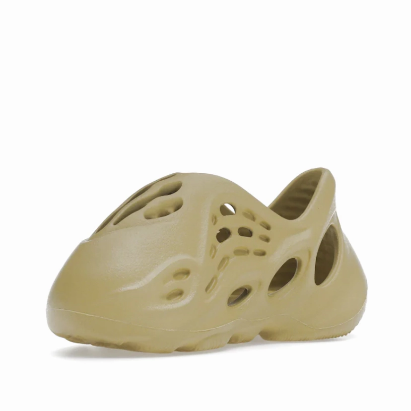 PaddedCollar Yeezy Foam RNNR Sulfur (Infants)