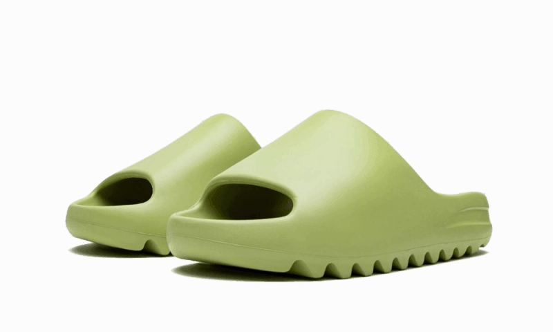 Yeezy Slide Resin (First Release) Versatile Features