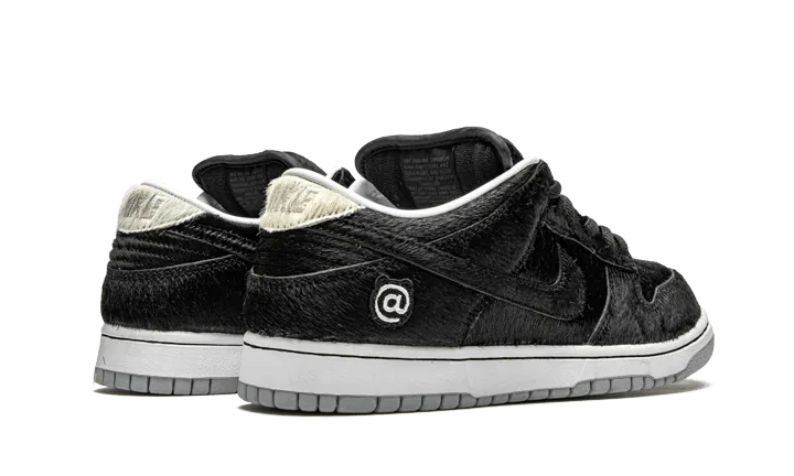 Luxe support Designer Look Nike SB Dunk Low BE@RBRICK Medicom Toy