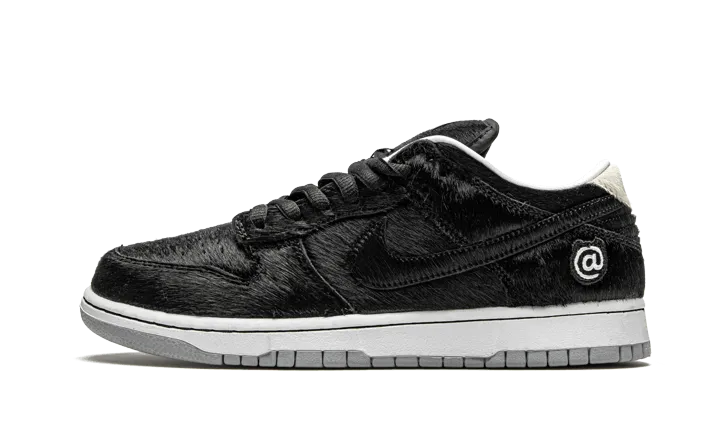 Non Marking Tread Flexible Sole Design Nike SB Dunk Low BE@RBRICK Medicom Toy