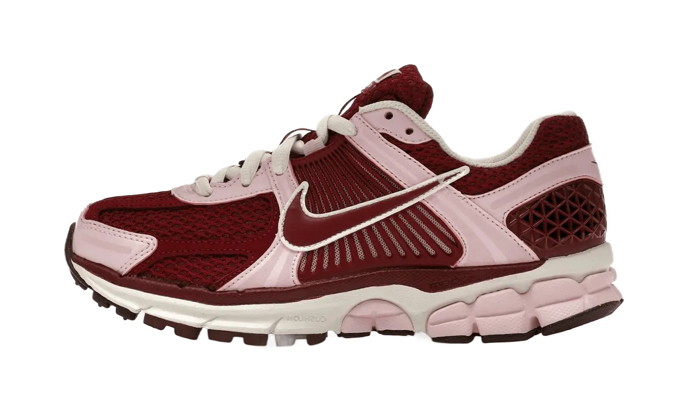 traction - control shoes mid - performance shoes Zoom Vomero 5 Pink Foam Team Red