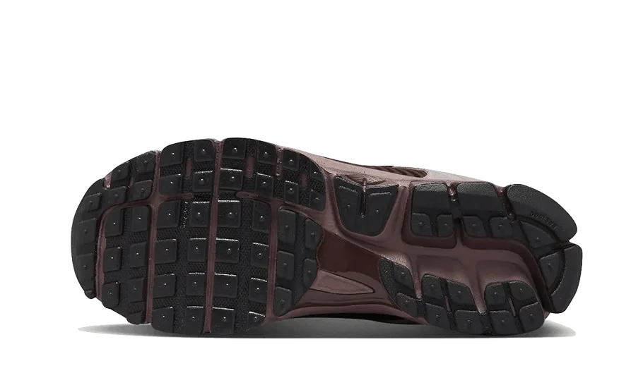 amateur - level shoes Zoom Vomero 5 Plum Eclipse